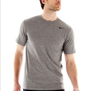 NWOT Nike Dri-Fit T-shirt ( Men’s Medium )
